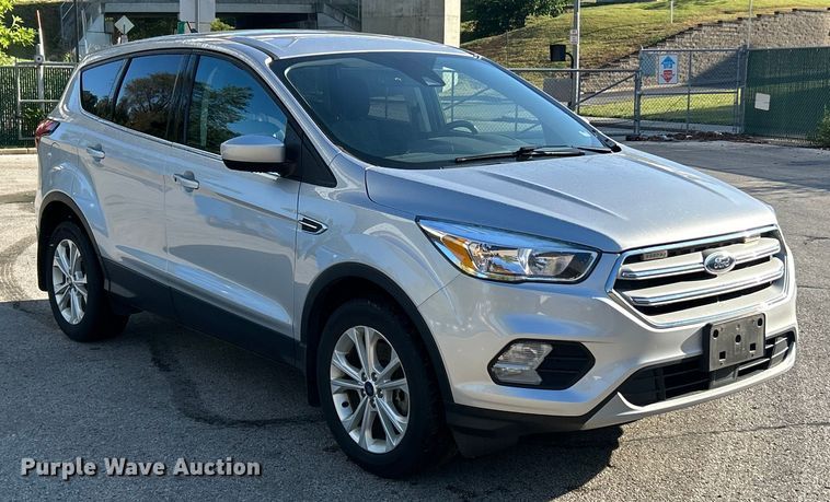 image for item ET3216 2019 Ford Escape SE SUV