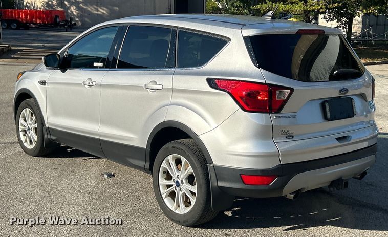 image for item ET3216 2019 Ford Escape SE SUV