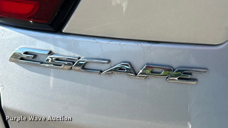 image for item ET3216 2019 Ford Escape SE SUV