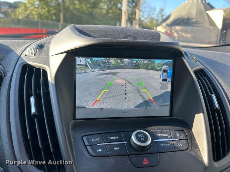 image for item ET3216 2019 Ford Escape SE SUV