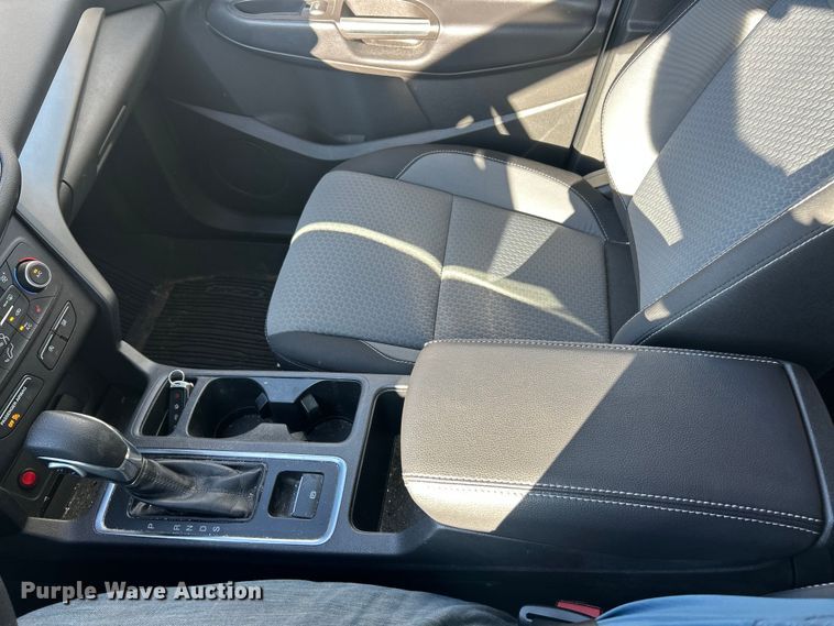 image for item ET3216 2019 Ford Escape SE SUV