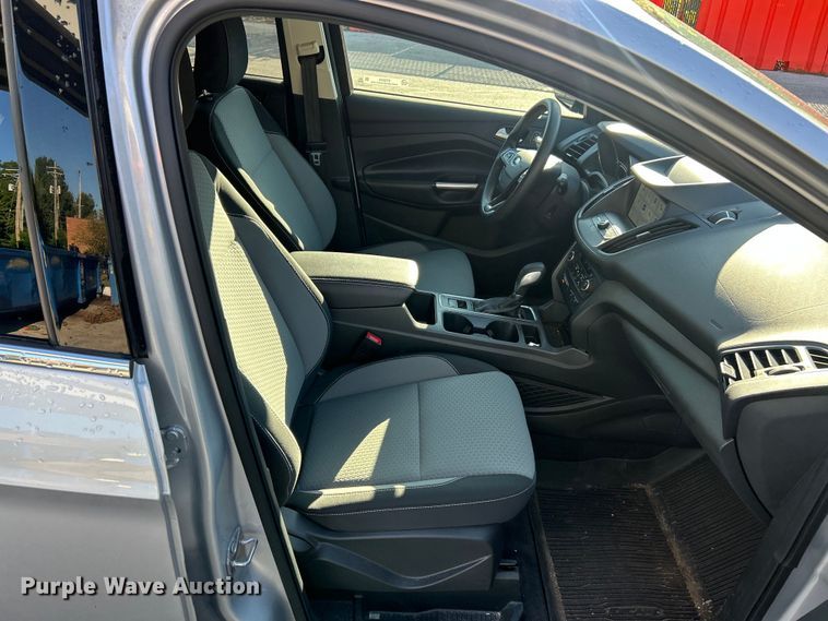 image for item ET3216 2019 Ford Escape SE SUV