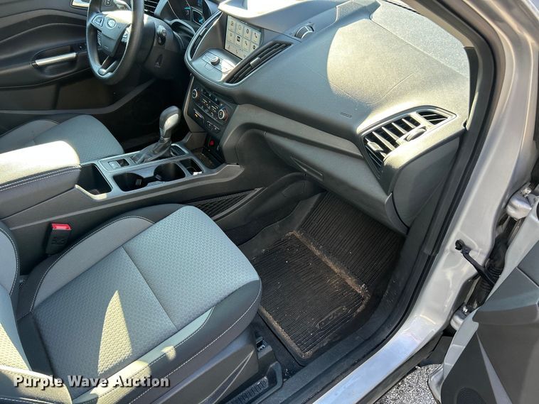 image for item ET3216 2019 Ford Escape SE SUV