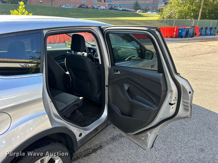 image for item ET3216 2019 Ford Escape SE SUV