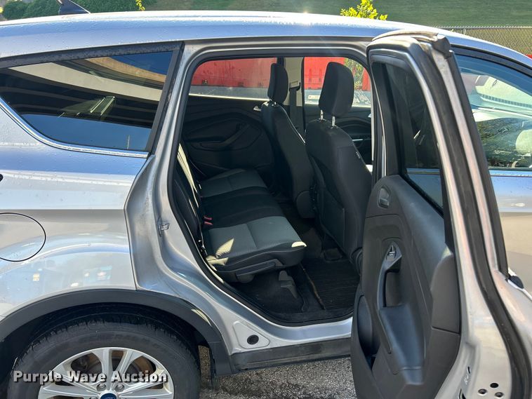 image for item ET3216 2019 Ford Escape SE SUV