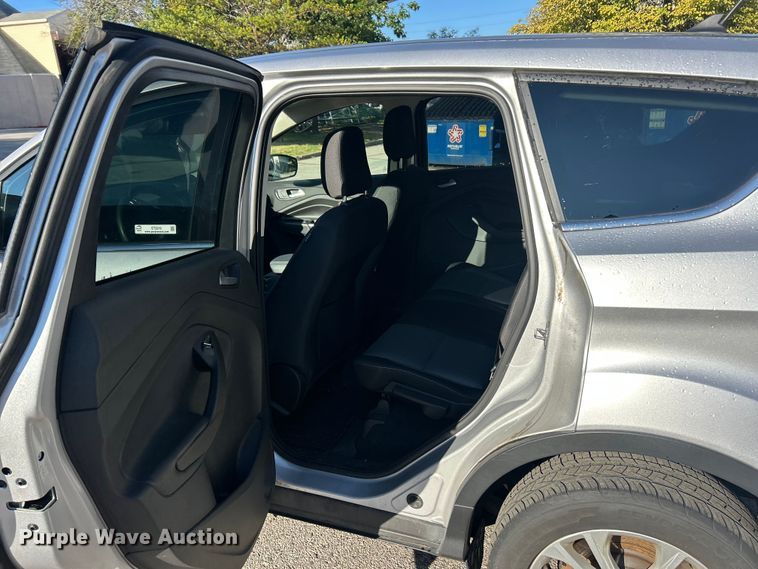 image for item ET3216 2019 Ford Escape SE SUV