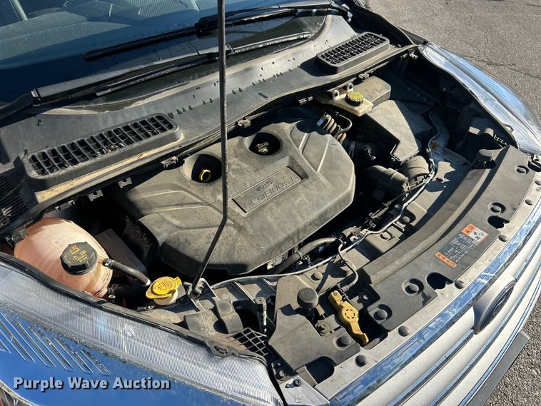 image for item ET3216 2019 Ford Escape SE SUV