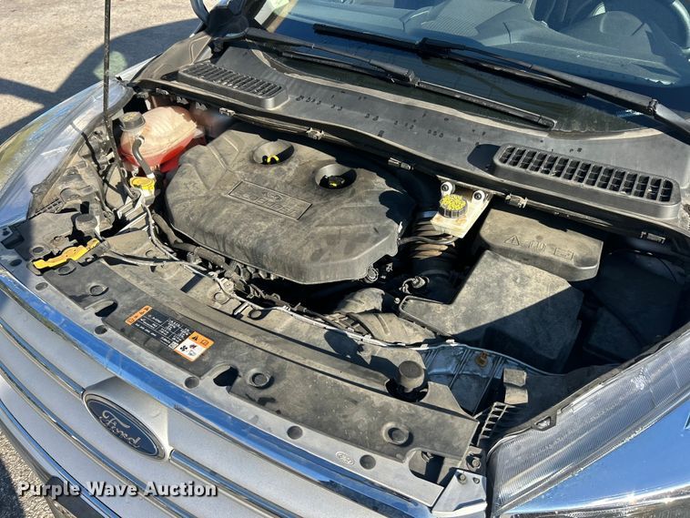 image for item ET3216 2019 Ford Escape SE SUV