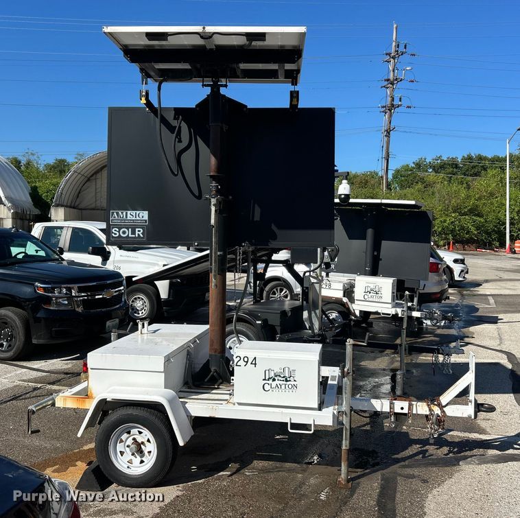 image for item ET3217 2013 American Signal message board trailer