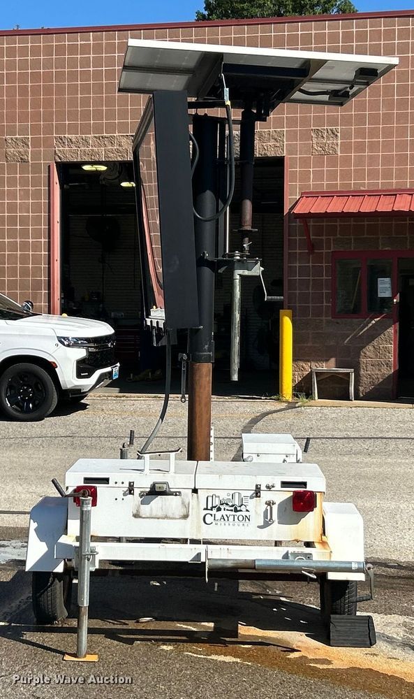 image for item ET3217 2013 American Signal message board trailer