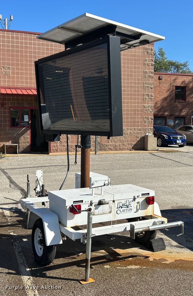 image for item ET3217 2013 American Signal message board trailer