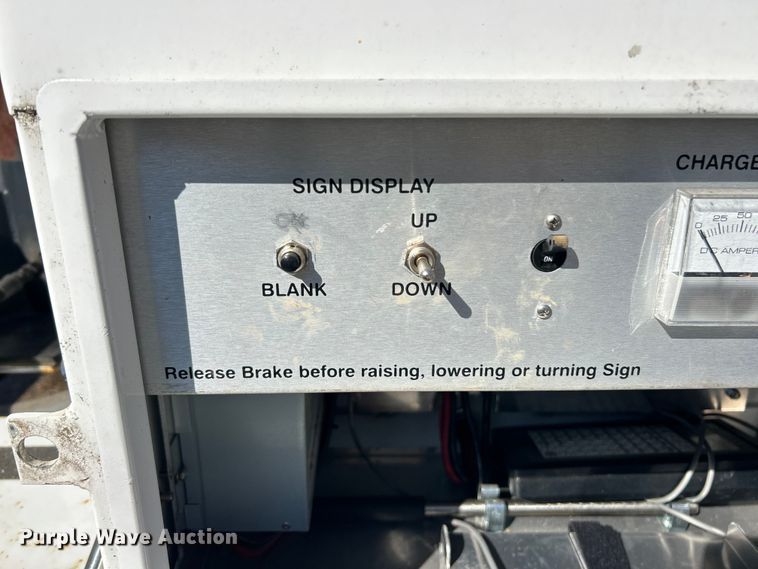 image for item ET3217 2013 American Signal message board trailer