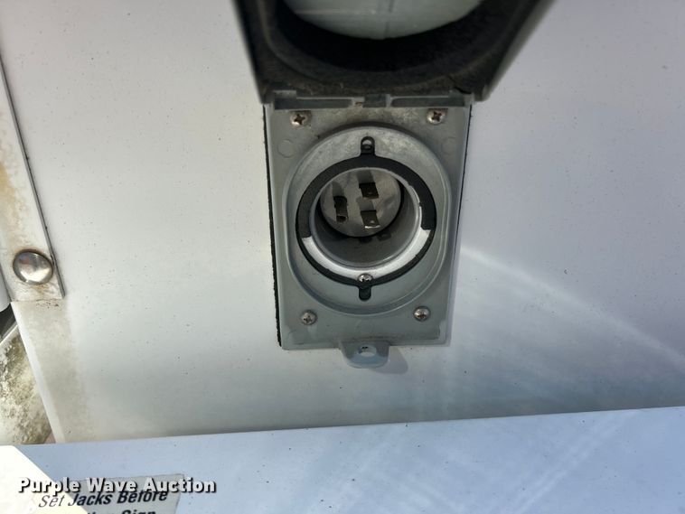 image for item ET3217 2013 American Signal message board trailer