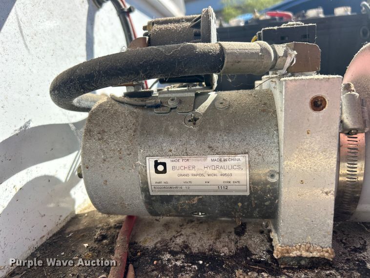 image for item ET3217 2013 American Signal message board trailer