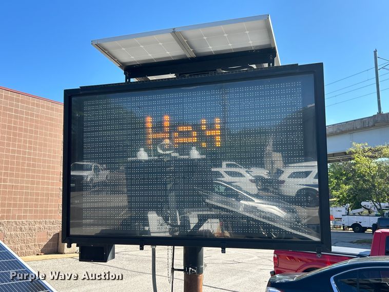 image for item ET3217 2013 American Signal message board trailer