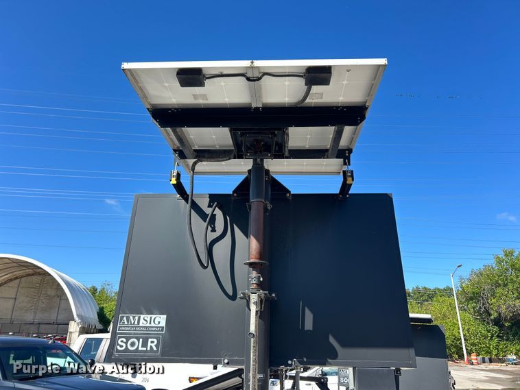 image for item ET3217 2013 American Signal message board trailer