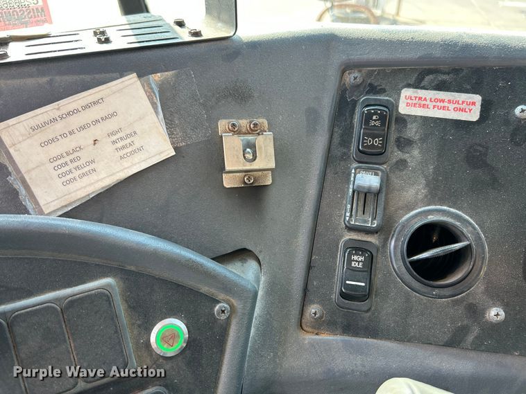 image for item ET3248 2013 Blue Bird Vision school bus