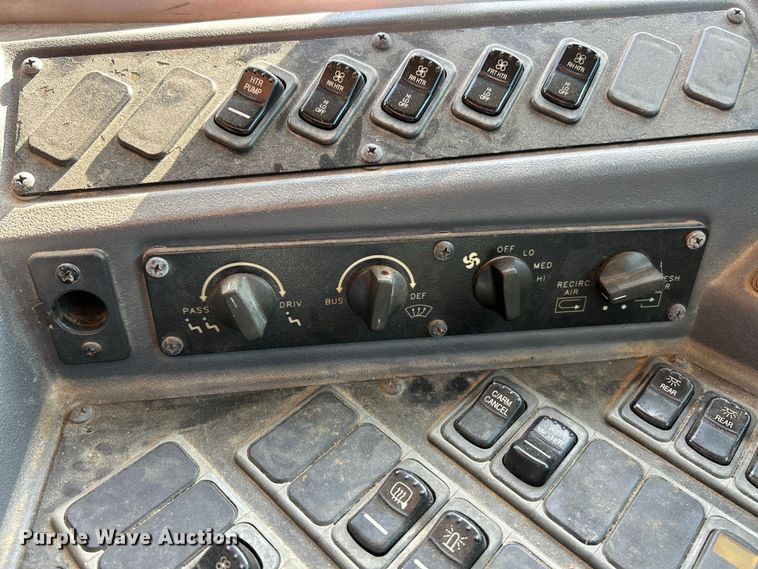 image for item ET3248 2013 Blue Bird Vision school bus