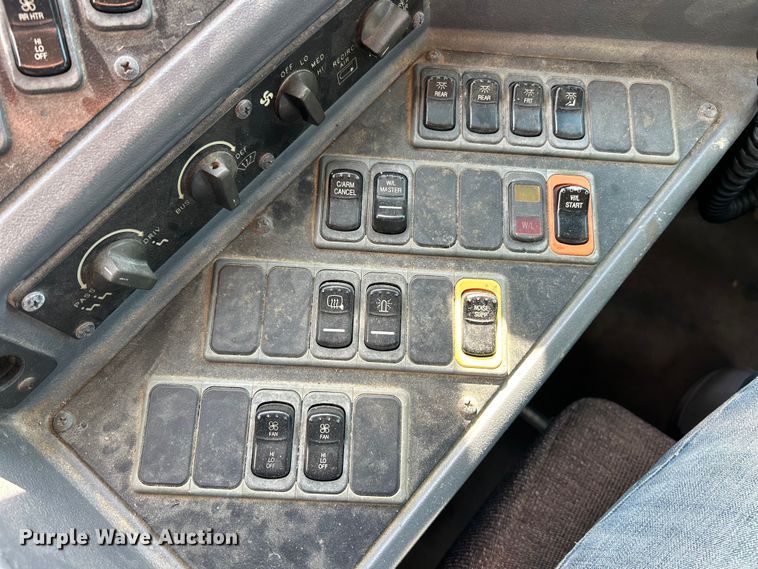 image for item ET3248 2013 Blue Bird Vision school bus