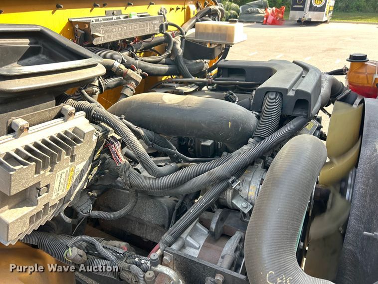 image for item ET3249 2014 IC PB105 school bus