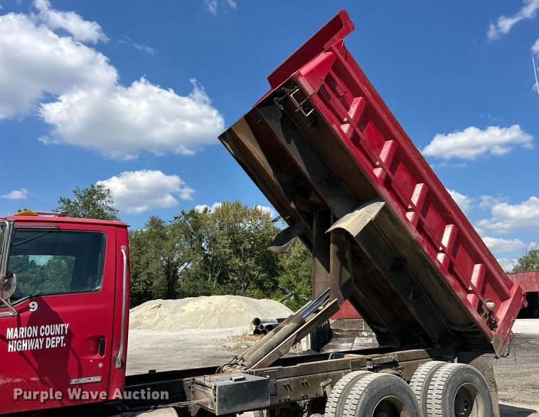 image for item ET3456 2007 Sterling L7500 dump truck