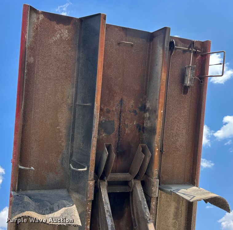 image for item ET3456 2007 Sterling L7500 dump truck