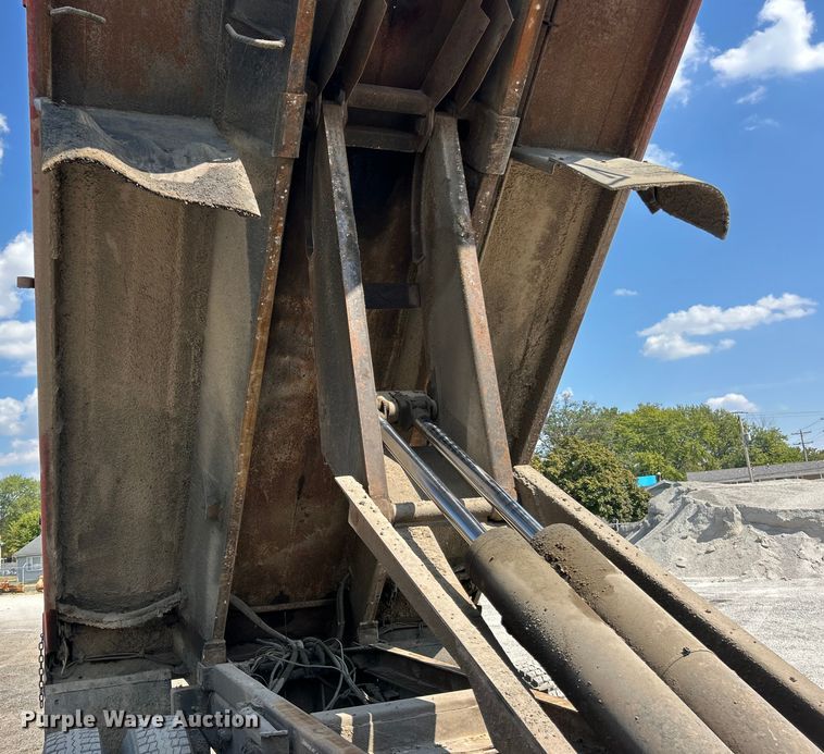 image for item ET3456 2007 Sterling L7500 dump truck