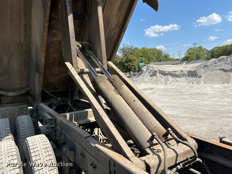 image for item ET3456 2007 Sterling L7500 dump truck