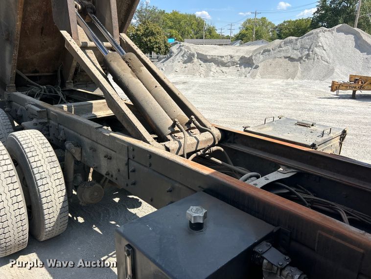 image for item ET3456 2007 Sterling L7500 dump truck