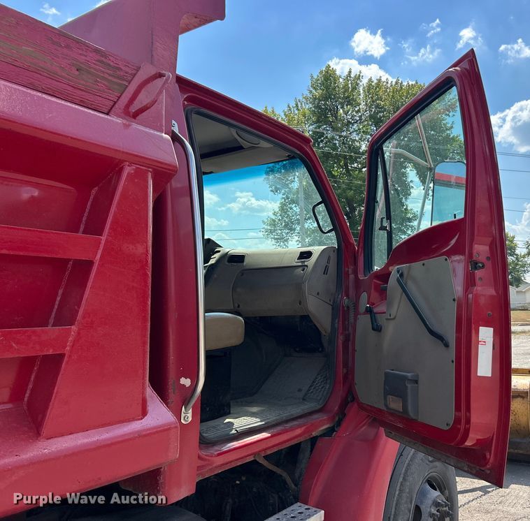 image for item ET3456 2007 Sterling L7500 dump truck