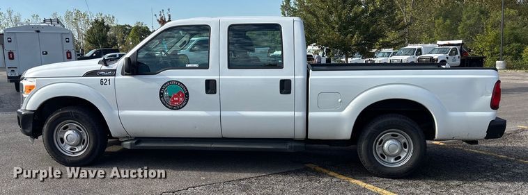 image for item ET4557 2011 Ford F250 Super Duty Crew Cab pickup truck