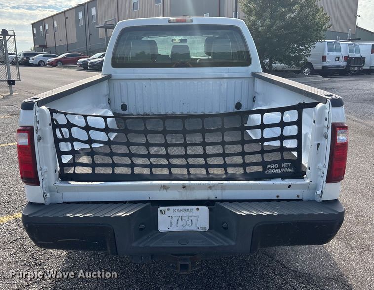 image for item ET4557 2011 Ford F250 Super Duty Crew Cab pickup truck