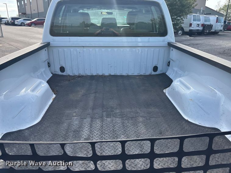 image for item ET4557 2011 Ford F250 Super Duty Crew Cab pickup truck