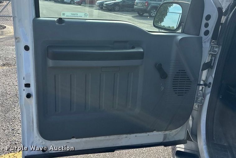 image for item ET4557 2011 Ford F250 Super Duty Crew Cab pickup truck