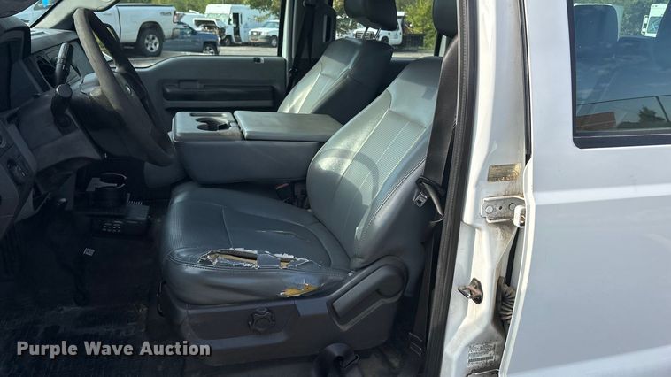 image for item ET4557 2011 Ford F250 Super Duty Crew Cab pickup truck