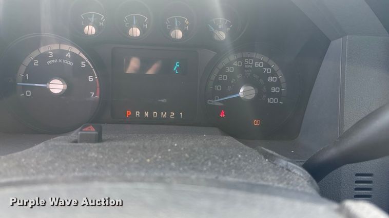 image for item ET4557 2011 Ford F250 Super Duty Crew Cab pickup truck