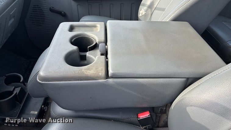 image for item ET4557 2011 Ford F250 Super Duty Crew Cab pickup truck