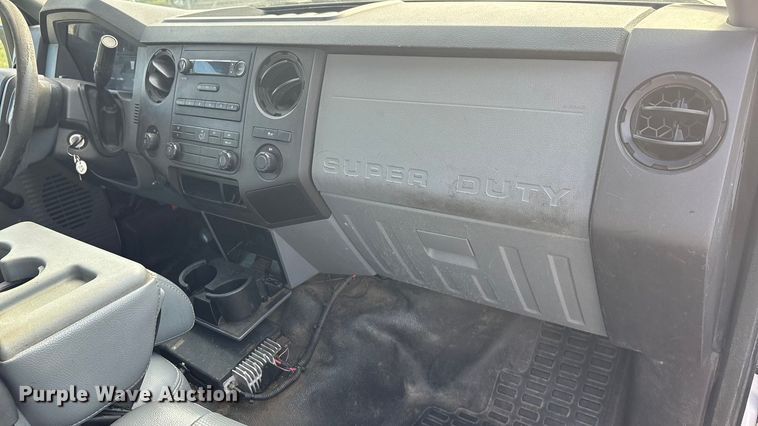 image for item ET4557 2011 Ford F250 Super Duty Crew Cab pickup truck