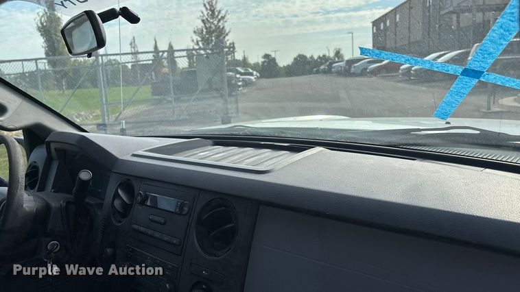 image for item ET4557 2011 Ford F250 Super Duty Crew Cab pickup truck