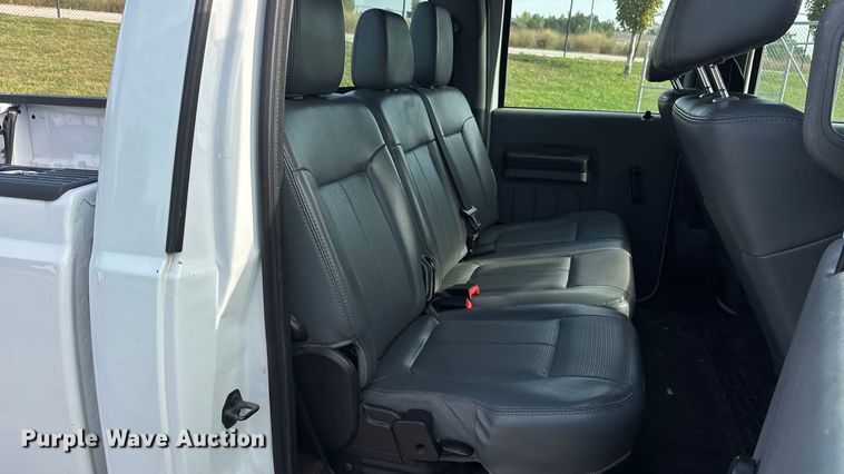 image for item ET4557 2011 Ford F250 Super Duty Crew Cab pickup truck