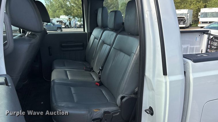 image for item ET4557 2011 Ford F250 Super Duty Crew Cab pickup truck