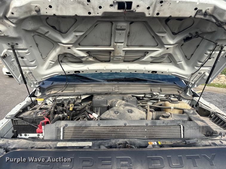 image for item ET4557 2011 Ford F250 Super Duty Crew Cab pickup truck