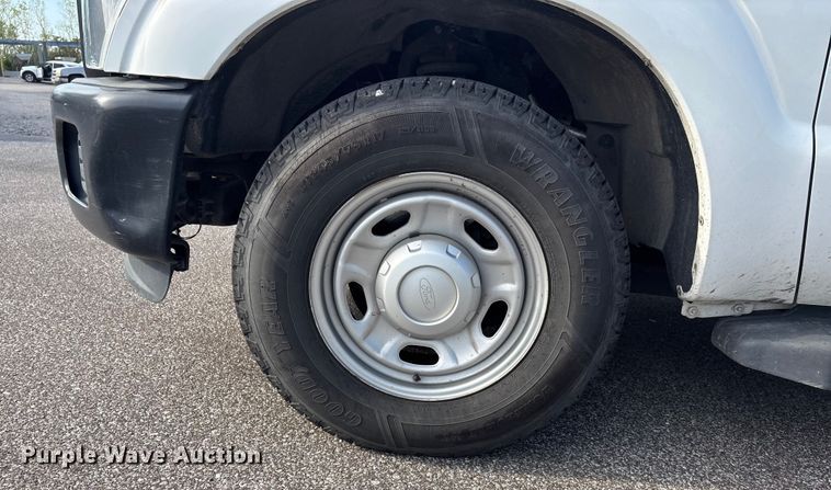 image for item ET4557 2011 Ford F250 Super Duty Crew Cab pickup truck