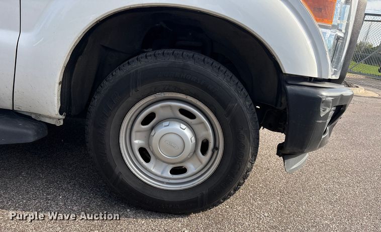 image for item ET4557 2011 Ford F250 Super Duty Crew Cab pickup truck