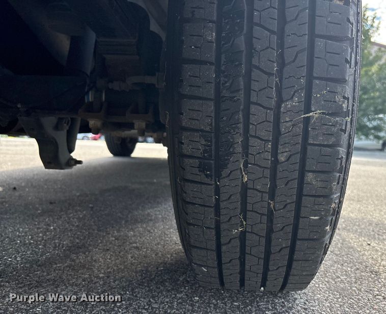 image for item ET4557 2011 Ford F250 Super Duty Crew Cab pickup truck