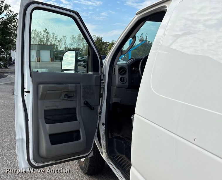 image for item ET4562 2011 Ford E250 van