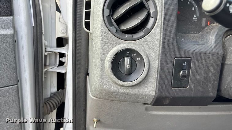 image for item ET4562 2011 Ford E250 van