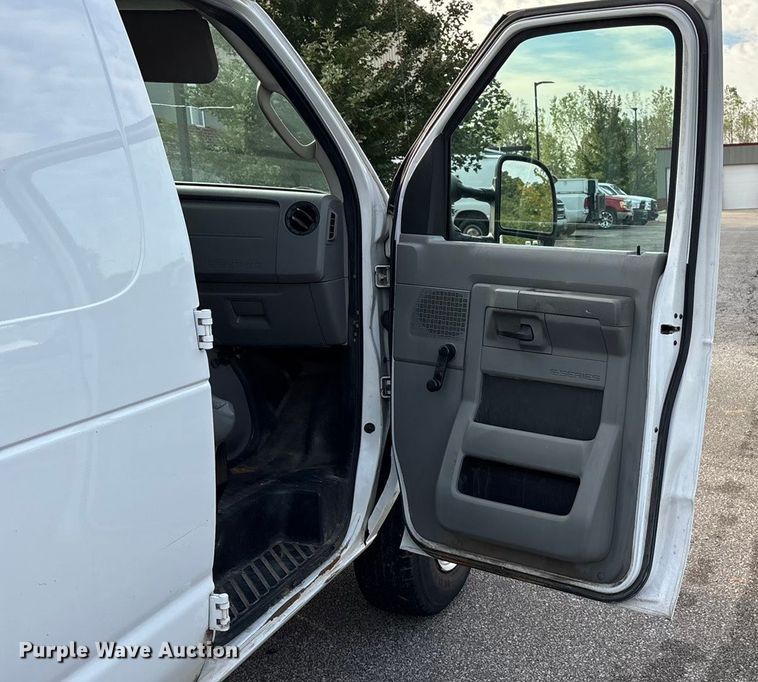 image for item ET4562 2011 Ford E250 van