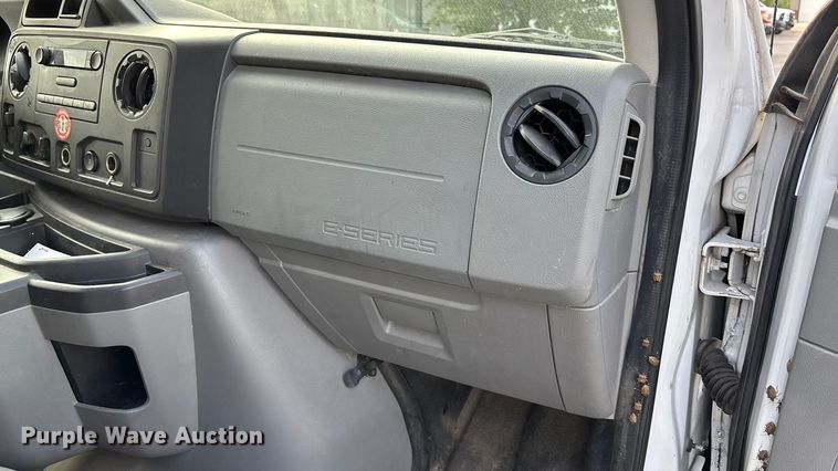 image for item ET4562 2011 Ford E250 van