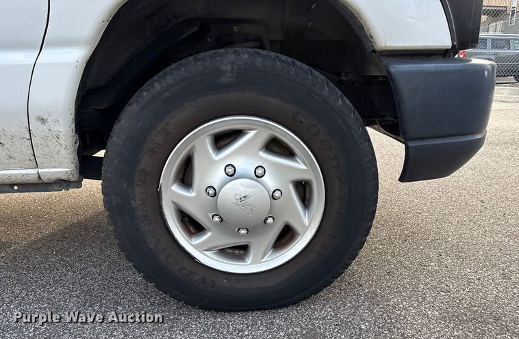 image for item ET4562 2011 Ford E250 van